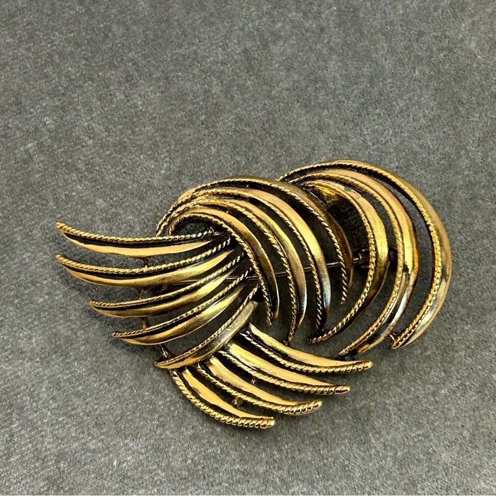 Butler vintage abstract swirl brooch pin